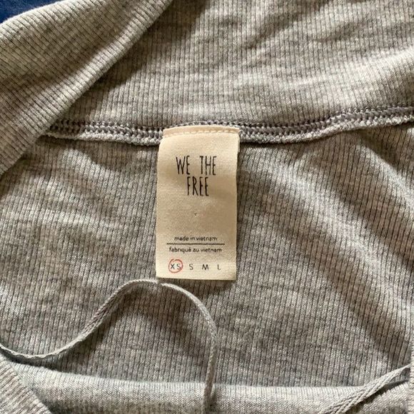 🌈  3/$20 Free People We the Free oversized top fits extra small to medium - Picture 7 of 8